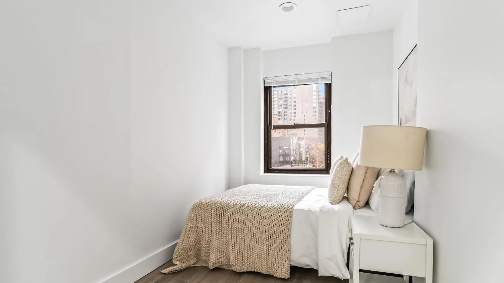 Sleek 2 Bed 1 Bath Apartment By Chrysler Building & Bustling Murray Hill New York