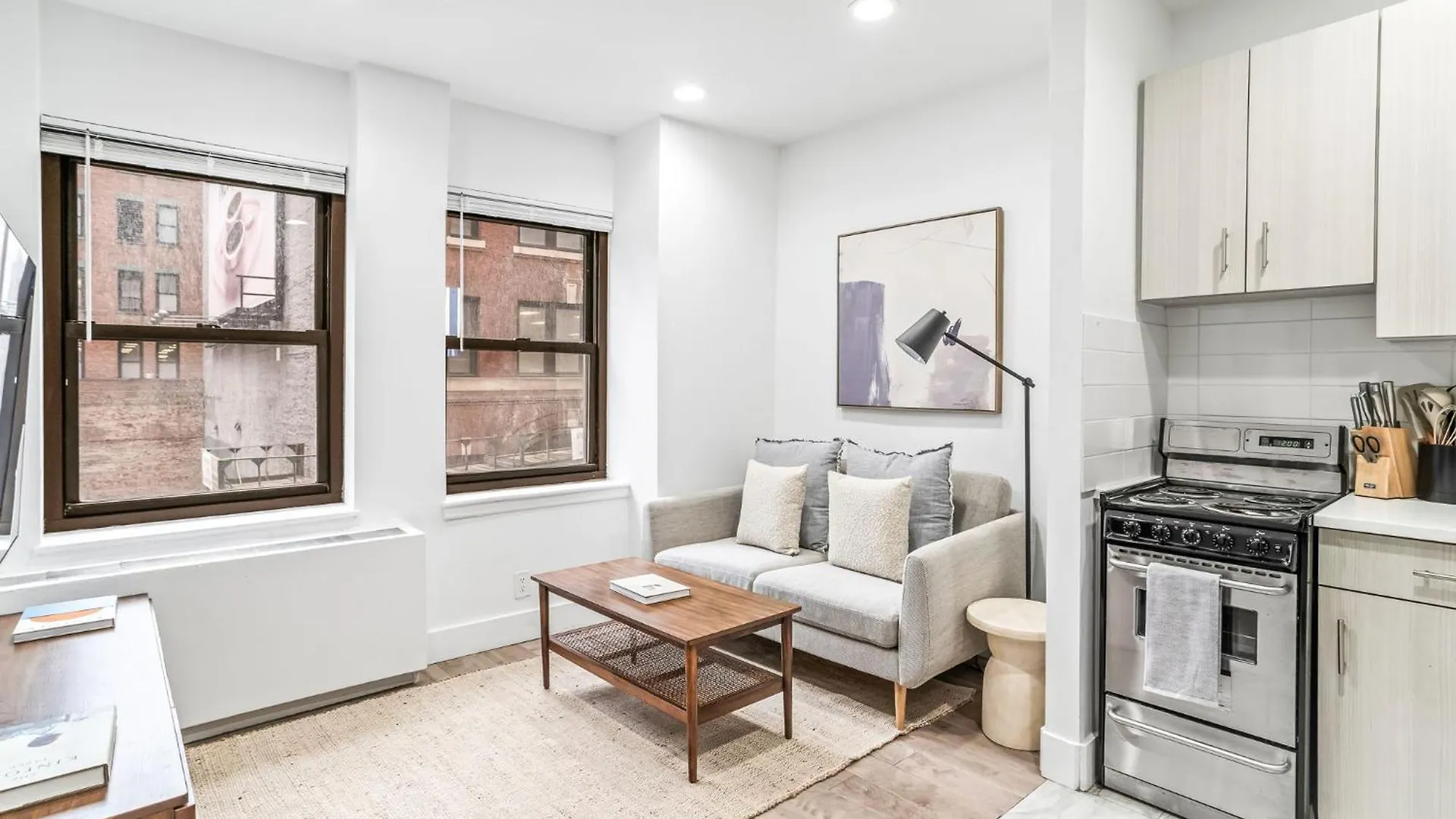 Sleek 2 Bed 1 Bath Apartment By Chrysler Building & Bustling Murray Hill New York