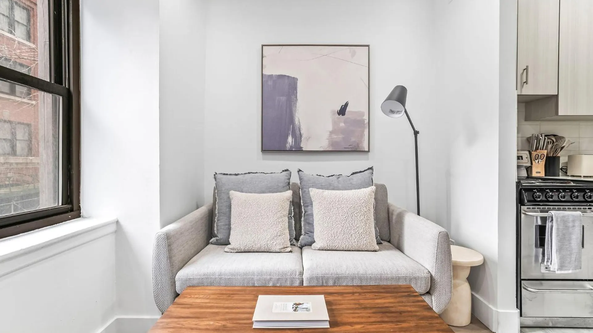 Sleek 2 Bed 1 Bath Apartment By Chrysler Building & Bustling Murray Hill New York