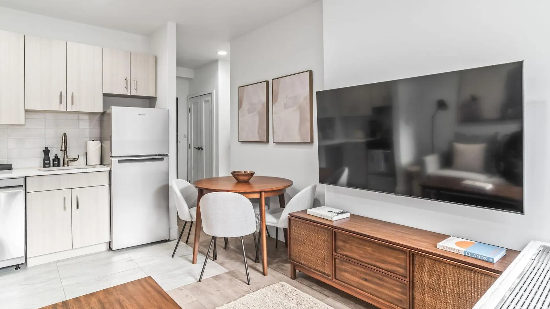 Sleek 2 Bed 1 Bath Apartment By Chrysler Building & Bustling Murray Hill New York Verenigde Staten